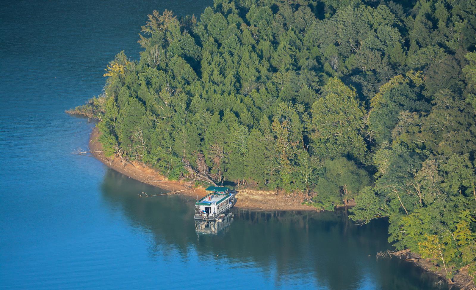 Dale Hollow Lake a Tennessee Treasure